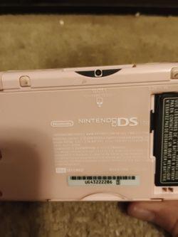Nintendo DS lite in pink