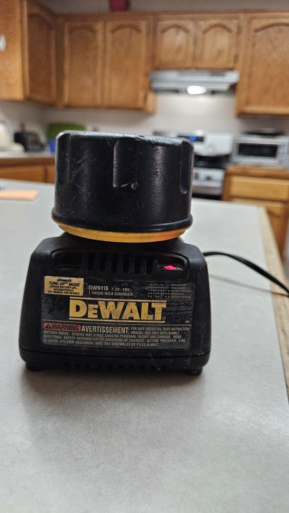 Dewalt 18v Charger and Battery