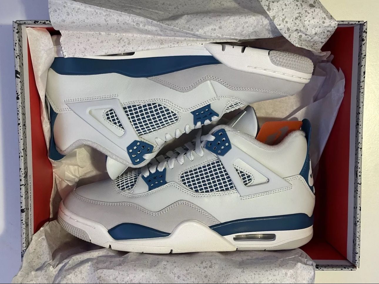 MILITARY BLUE JORDAN 4 Size 10.5 DS