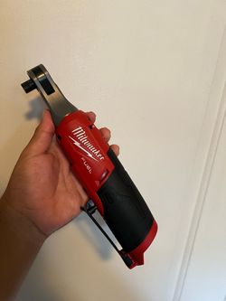 Milwaukee m12 fuel 3/8 ratchet