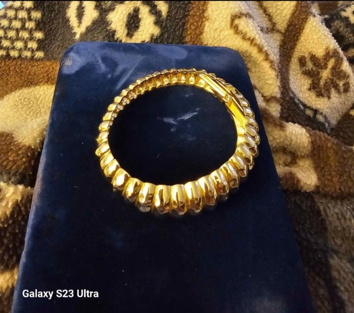 Vintage Scalloped Hinge Bracelet