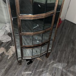 Mirrored Furniture 