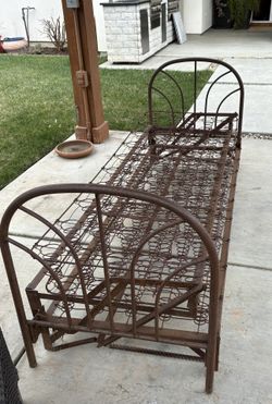 Antique 1930’s Iron Daybed Converts In Double Bed Great Conversation Piece 