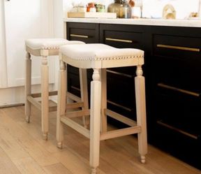 Set of 2 Bar Stools Beige 28.5" Saddle Backless Premium Padded Indoor/Outdoor Nailhead Cushion Kitchen Counter Chairs Pub Seat Foot Rest

Brand New in