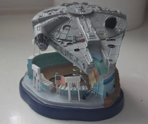 Dodgers Star Wars Millennium Falcon