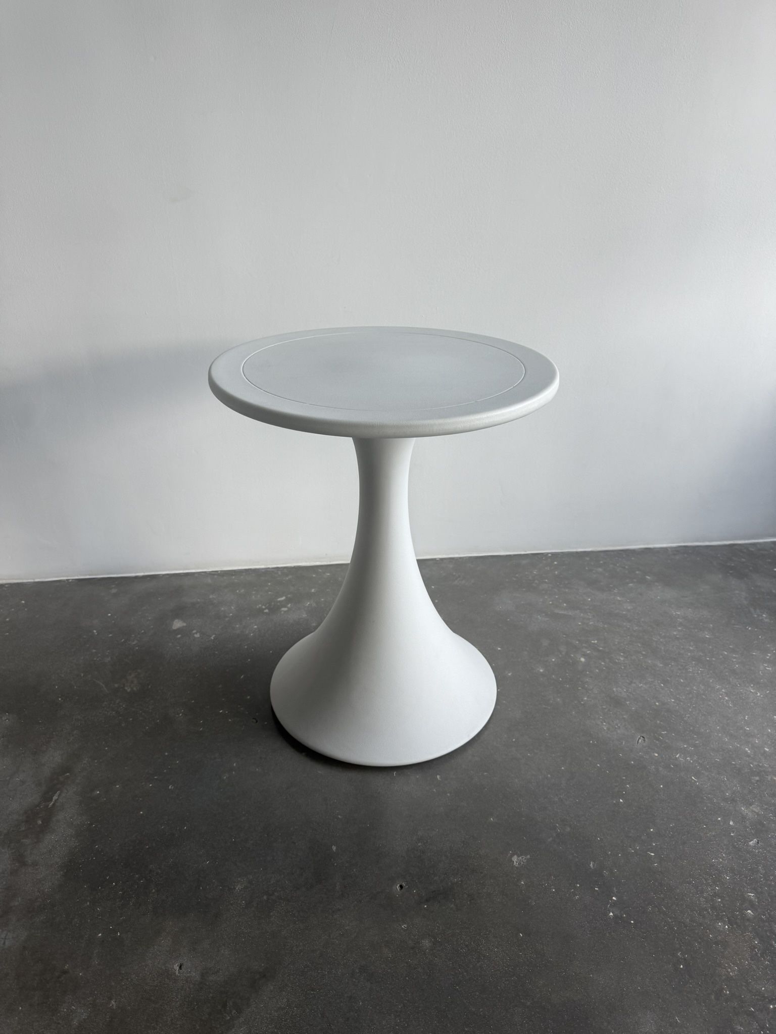 Modern Minimalist Dalya Round Outdoor Bistro Table