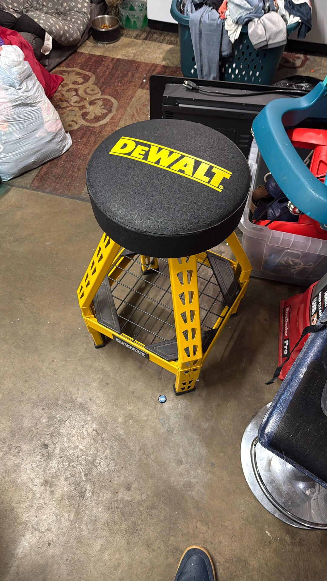 DeWALT Stool 