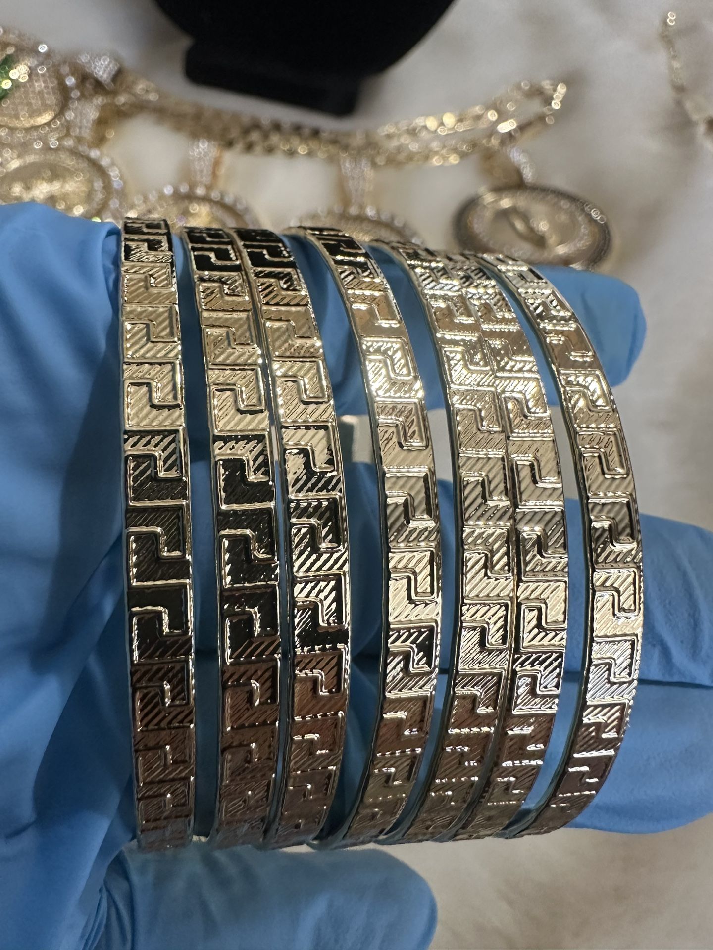 Semanarios. $45 Gold Plated. Good Quality.