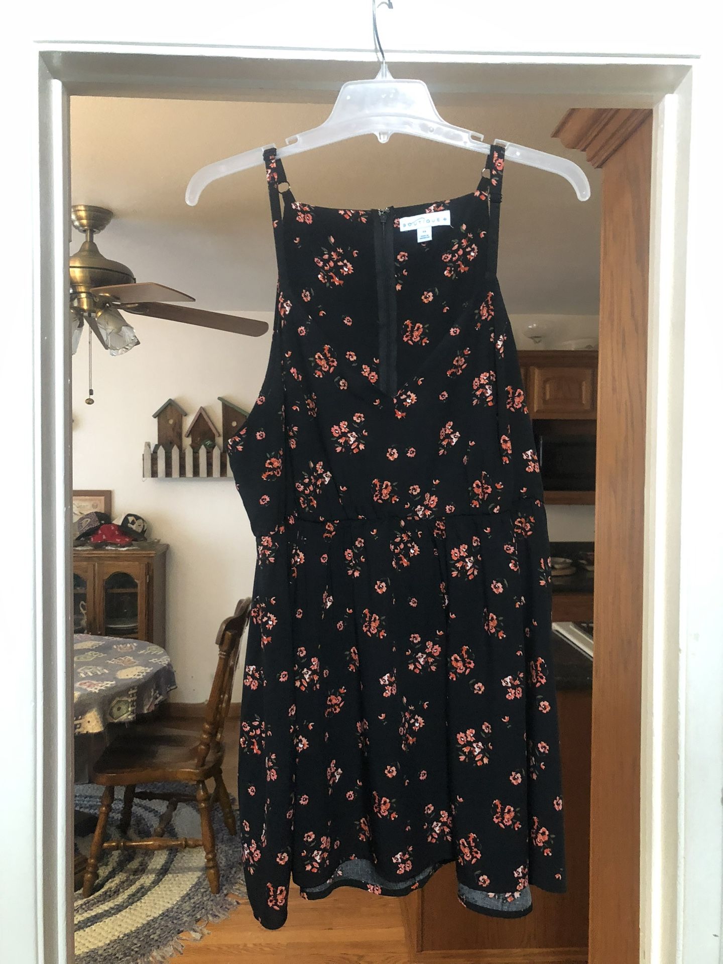 Women’s Size 2X Top Fitted Bodice, Soft And Flowy Material The Straps Adjust. Tunic length. Brand New Never Worn With Tags