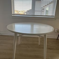 Pottery Barn / Williams Sonoma Willow White Round Dining  