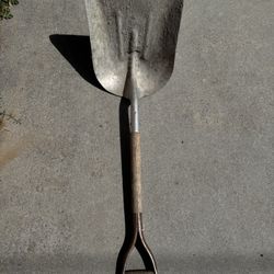 vintage heavy-duty metal and wood coal or barn scoop shovel garden tool