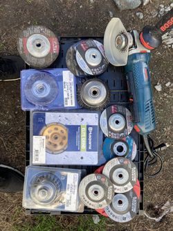 Bosch Grinder And Large Assortment Of Discs