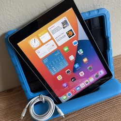 Apple iPad 5th Generation 32GB  with kids protective case & Charger (128gb $170) 