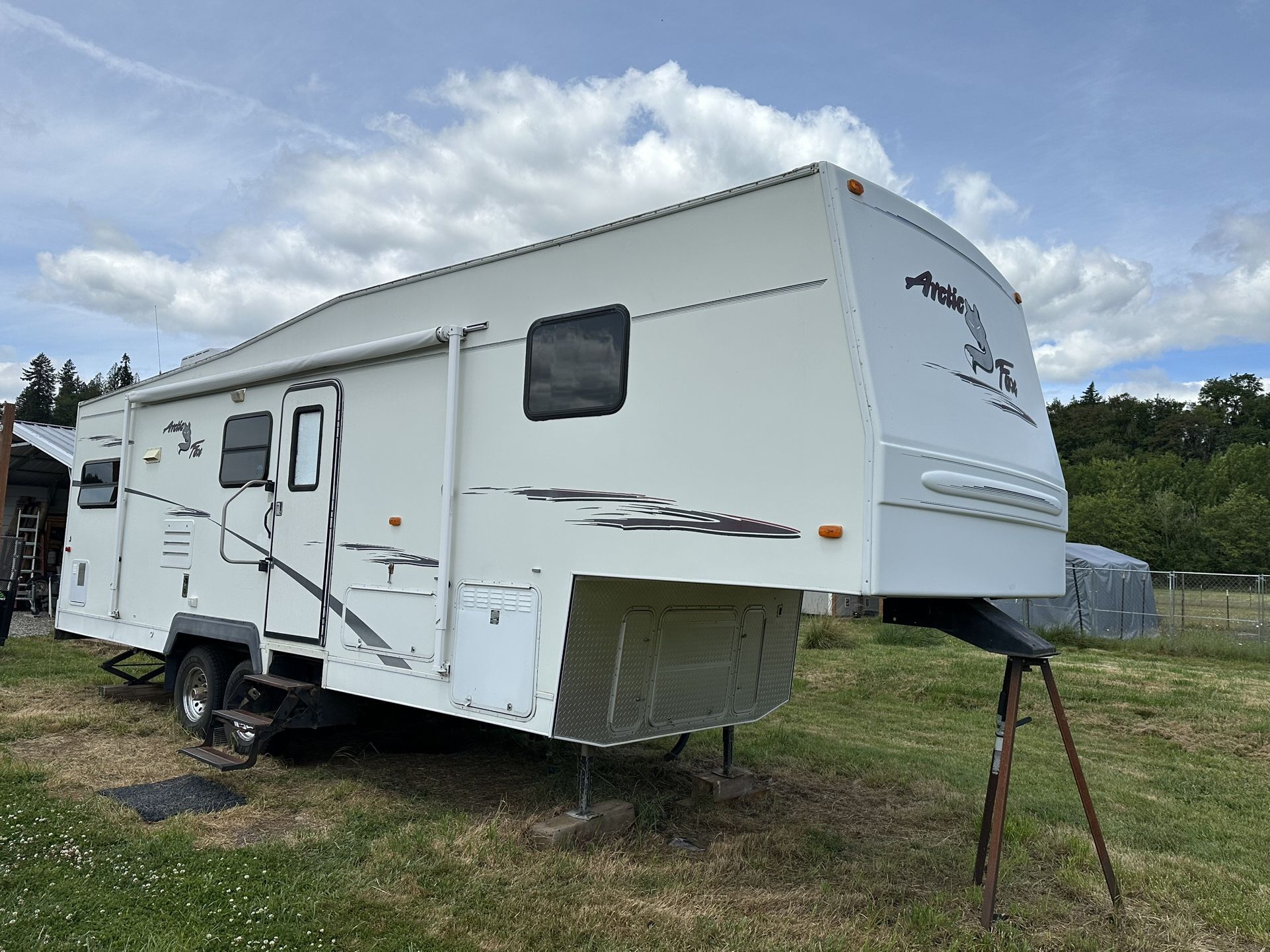 Arctic Fox Four Season All Weather Coach