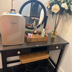 Vanity w/ mirror and seat