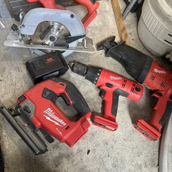 Power Tools And Vacuum 