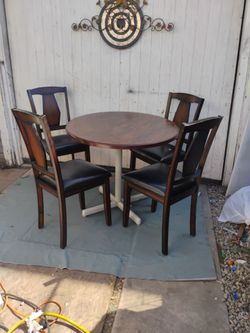 Exelente comedor 4 sillas ,