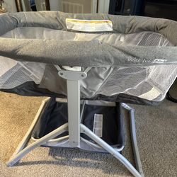 BabyTrend Portable Collapsible Bassinet