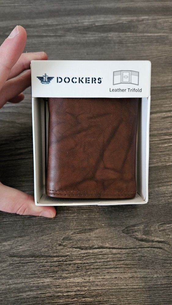 Brand New Dockers Tri Fold Wallet