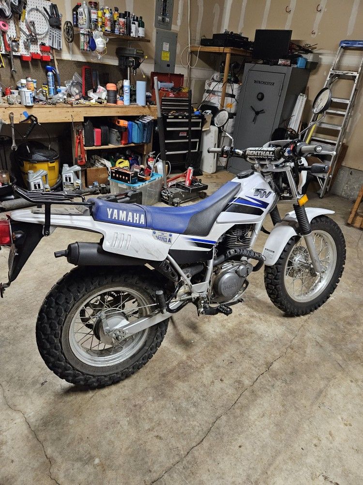 2001 YAMAHA TW 200