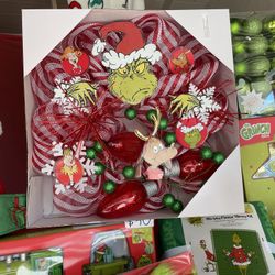 Grinch Christmas Wreath