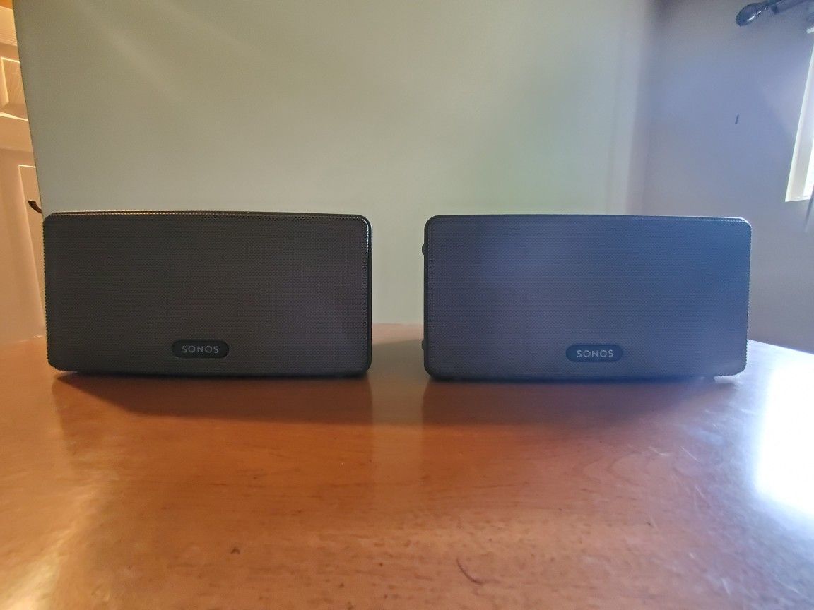 SONOS Play 3 Speakers (Pair)