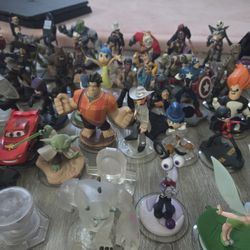 Tons Of Disney Infinity Characters , Ps3 And Controller , And Disney Infinity Game Sets. 