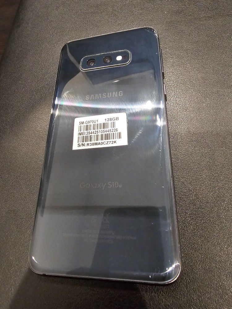 Samsung Galaxy S10e 128GB Cell Phone