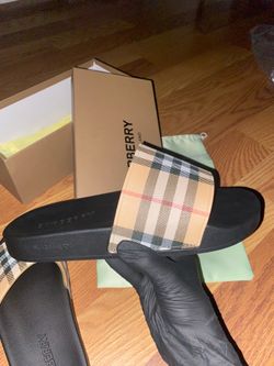 BURBERRY SLIDES SIZE 9 US MEN 🔥