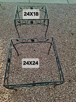 VINTAGE METAL SIDE TABLE SET OF 2