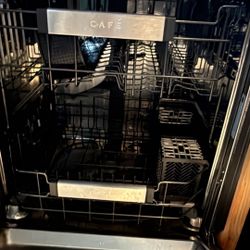 Café - 24" Top Control Smart Built-In Stainless Steel Tub Dishwasher with 3rd Rack, UltraWash and 44