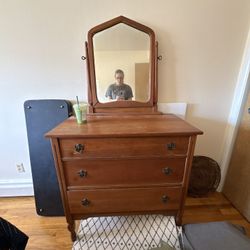 Dresser With Mirror
