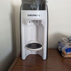 Babybrezza Formula Mixer 
