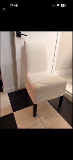 2 dining chairs
