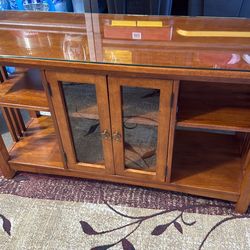 Entertainment center