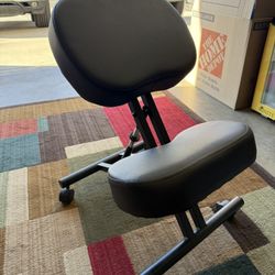 Ergonomic Kneeling Chair - Posture Corrective & Adjustable - Black