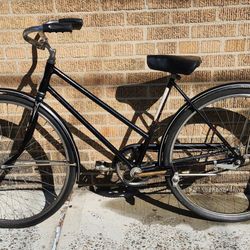 Schwinn Breeze Bike, 27" wheels, 17 1/2" frame, no speed - Vintage.