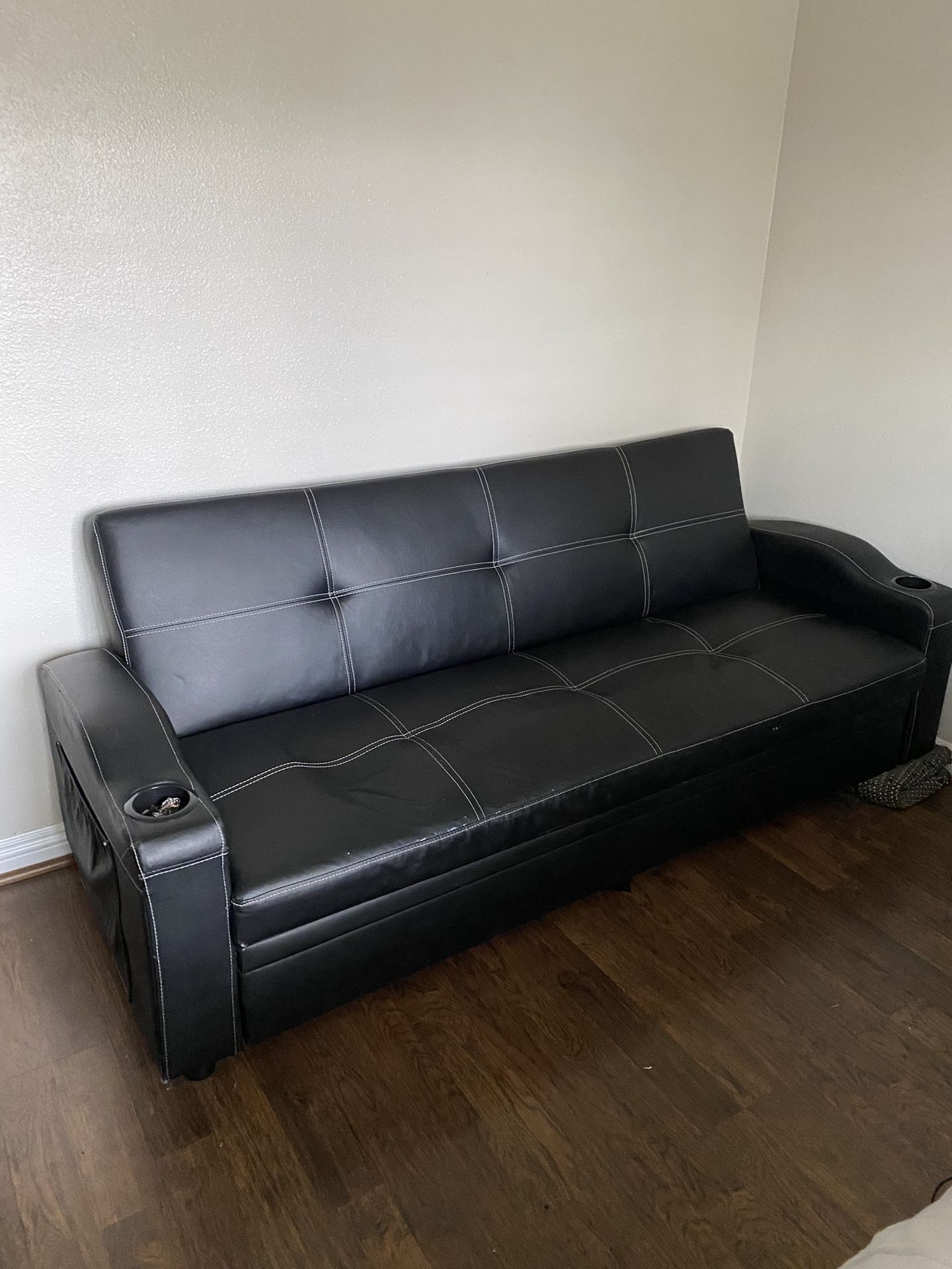 tri-fold pull out couch