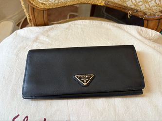 Great Prada Wallet Ready for a New Home