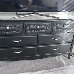Vintage Gray And White Dresser – Solid & Spacious (7 Drawers)