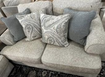 Beautiful Couch Piece 