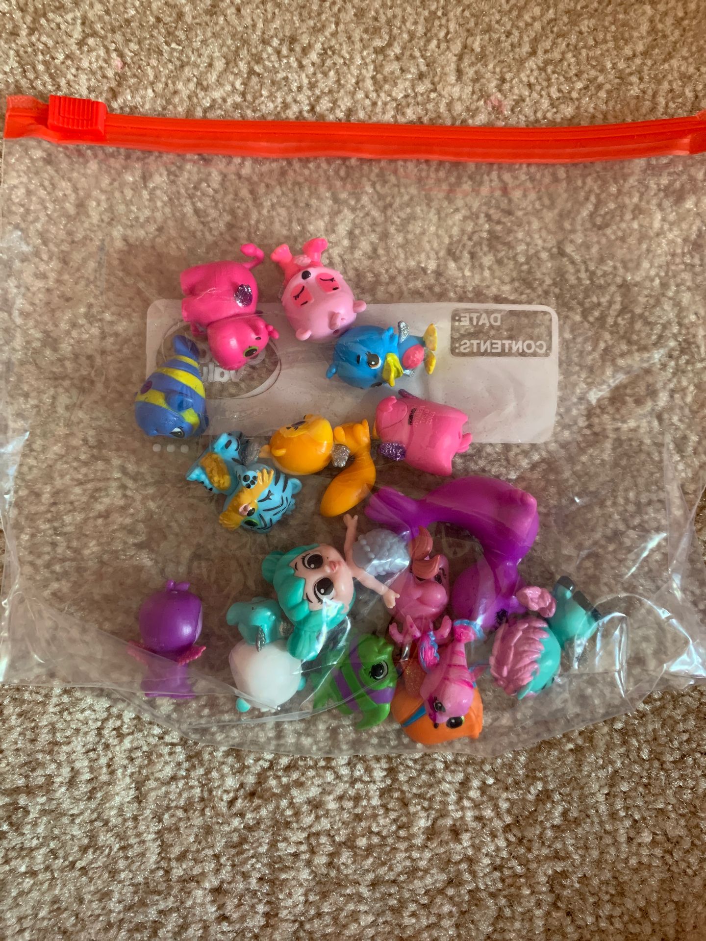 Hatchimal small toy ( bag )