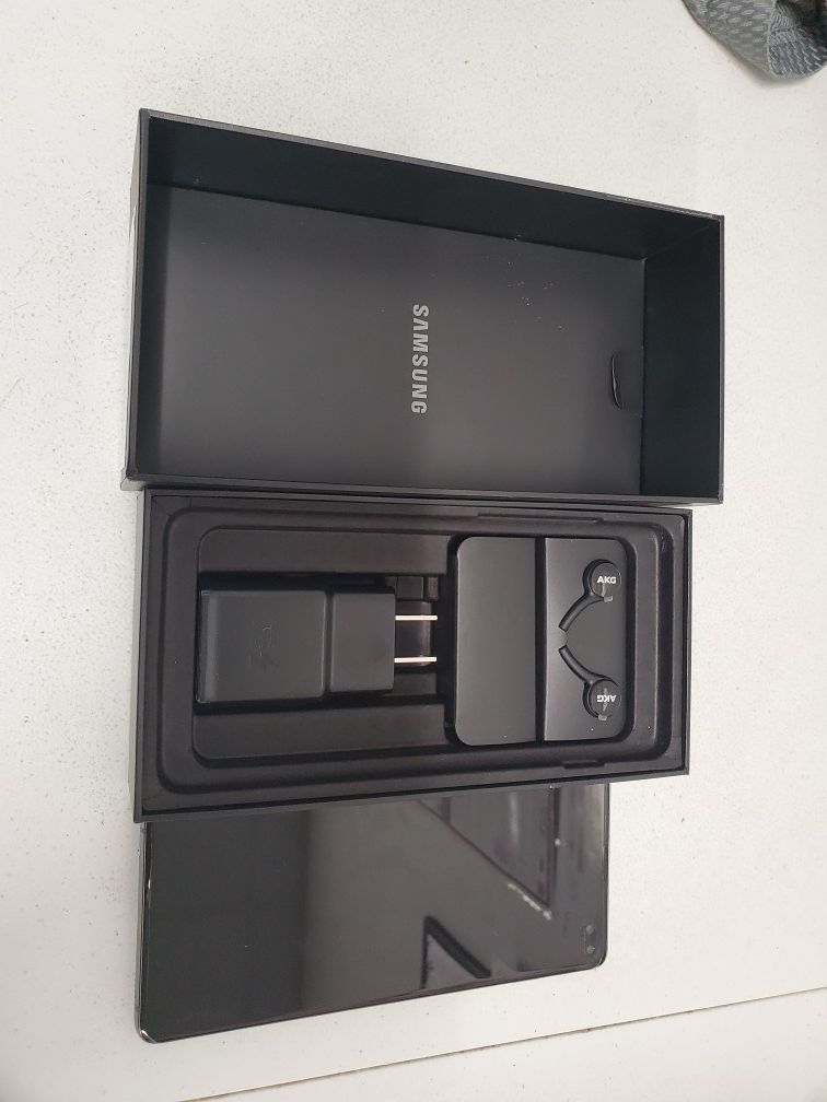 Unlocked Samsung Galaxy S10 + 1TB ceramic
