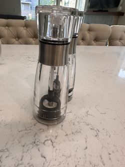 Brand New Set Of 2 Sturdy Heavy Glass Salt And Pepper Grinder 