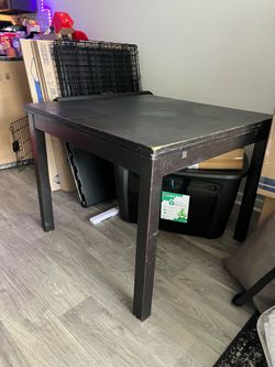 Extendable Dining table