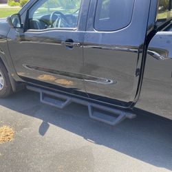 2023 Nissan Frontier King Cab Running Board