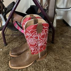 Women’s cowgirl boots