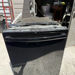 GE dishwasher (works)