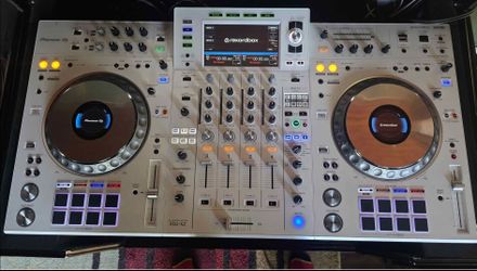 Pioneer XDJ-XZ - w Controller ( All-White Edition )
