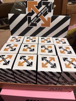 Off-white miniature shoes with display case blind box